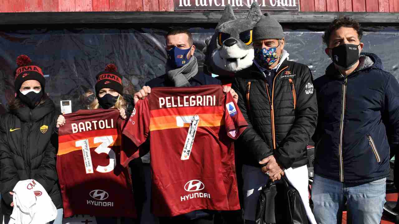 Calciatori a Padel - foto LaPresse