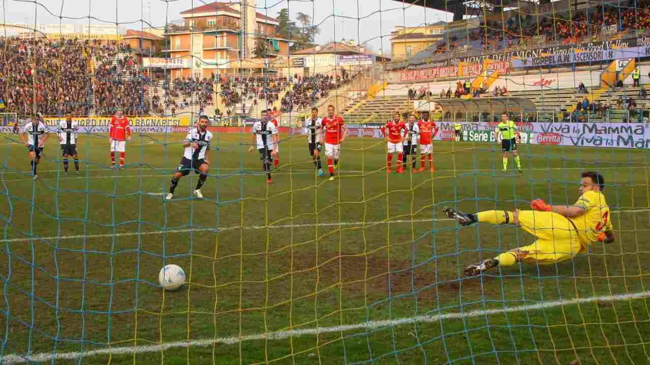 rigore Parma - foto laPresse