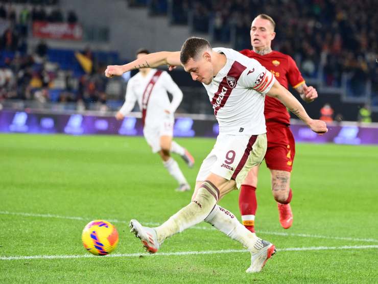 Belotti al tiro - foto laPresse