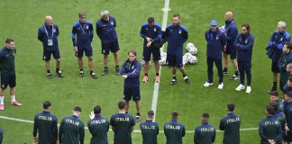 Mancini e gruppo Italia - foto LaPresse