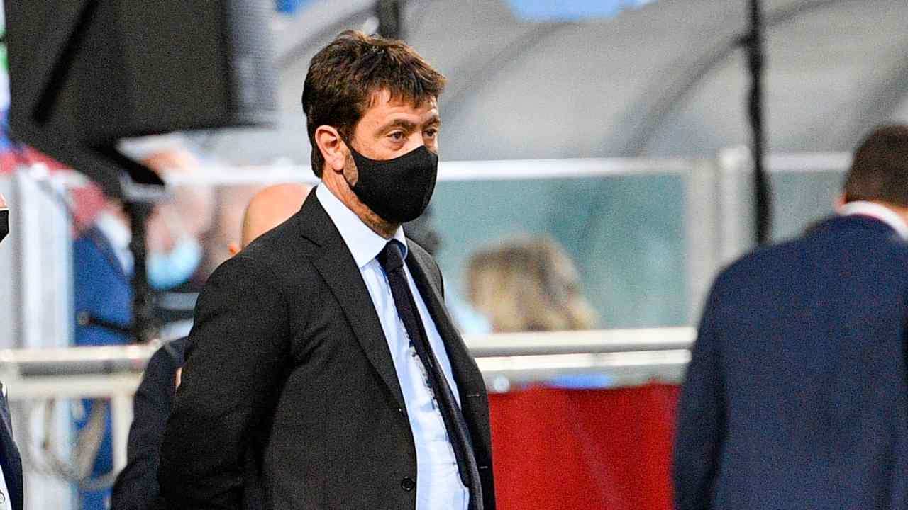 Juventus, la misura è colma: "Agnelli farebbe bene a dimettersi"