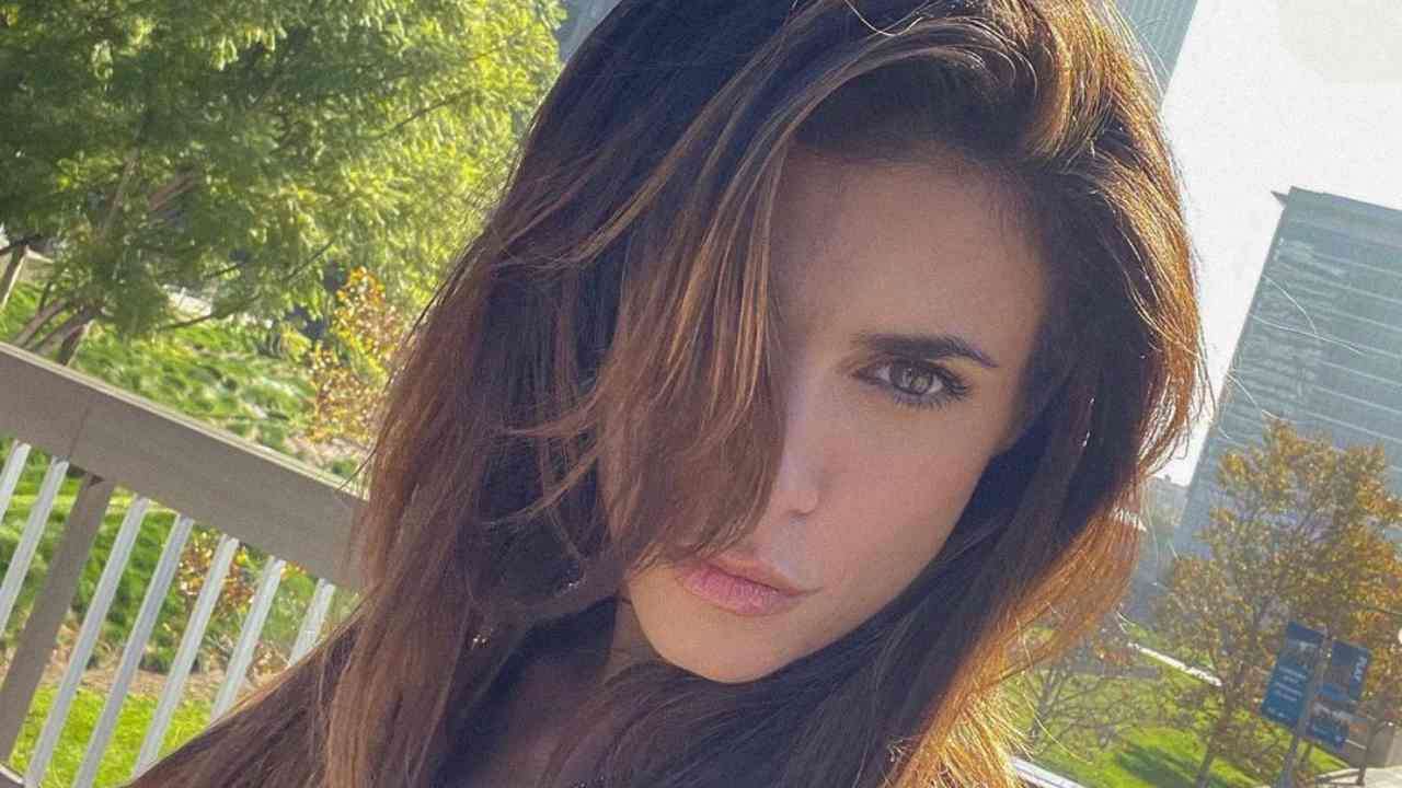 Elisabetta Canalis, il costume è microscopico: temperatura altissima - FOTO