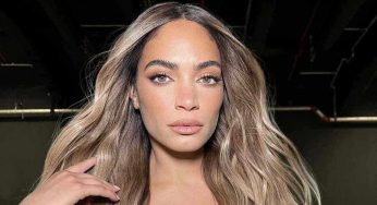 Elodie stile Basic Instinct, minigonna troppo corta in auto