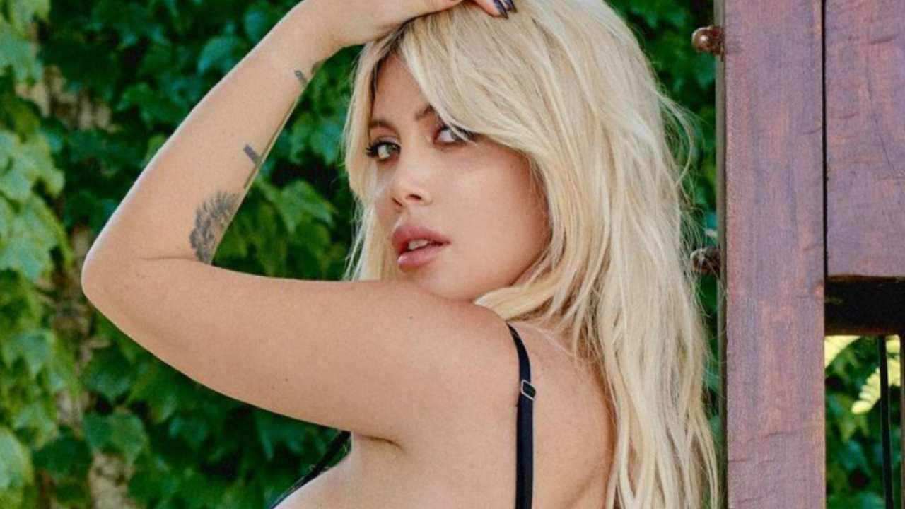 Wanda Nara in bikini e perizoma, accoppiata vincente - FOTO