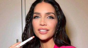 Zaira Nara, perizoma inesistente: decisamente troppo mini – FOTO