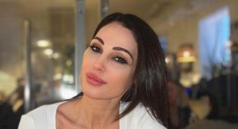 Anna Tatangelo, canottiera aderente: lo zoom regala soddisfazioni