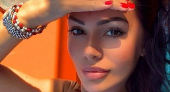 Erjona esagerata, il laccio non contiene il mini bikini: troppo abbondante
