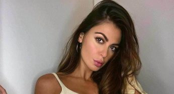 Jolanda De Rienzo, posa provocante in barca: solo il perizoma