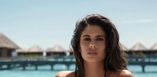 Ines Trocchia 'romantica' e provocante: perizoma totale - FOTO