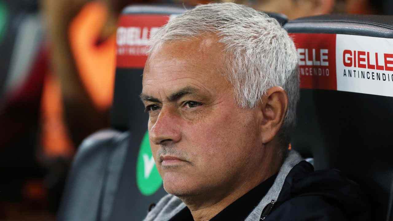 Roma sprint sul mercato, Mourinho 'scippa' la Juventus