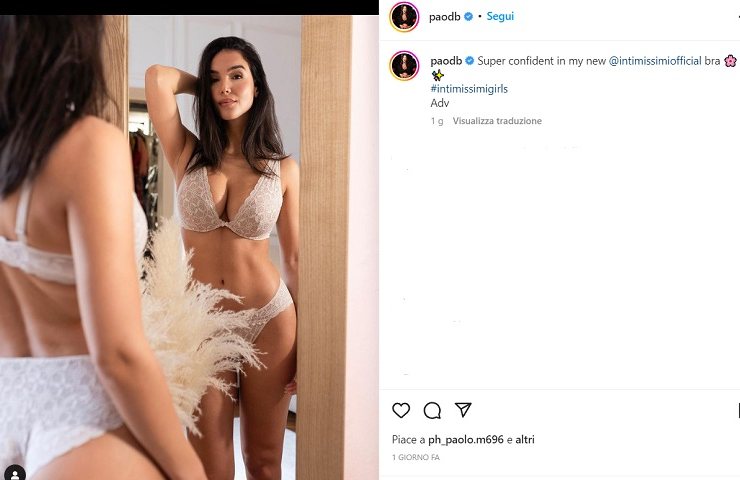 Paola Di Benedetto, l'intimo allo specchio esplode - FOTO